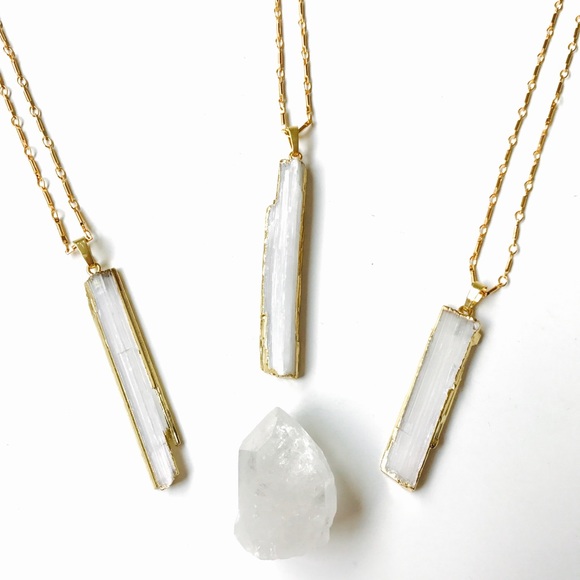 Bondhu Jewelry - 3 for 30⚡️ Host Pick ✨ Raw Selenite Hold Dipped 18K Necklace
